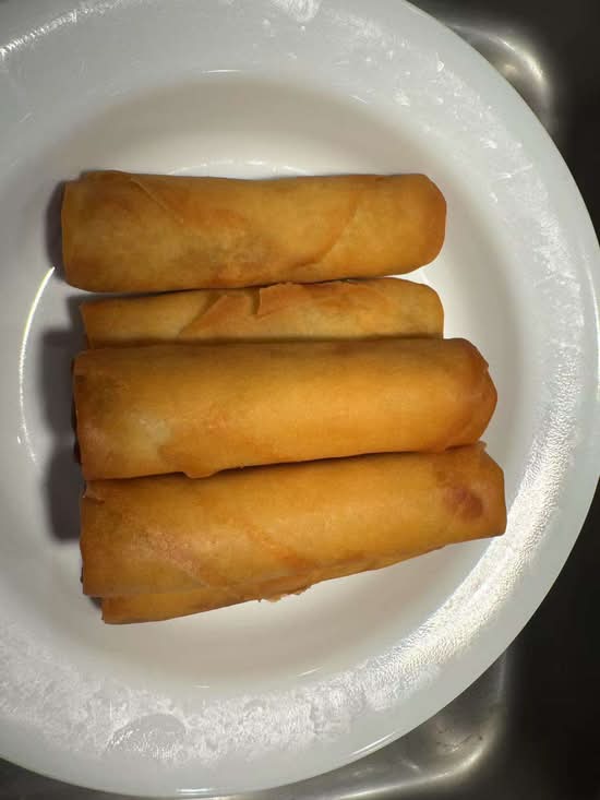 1. Egg Roll 春卷